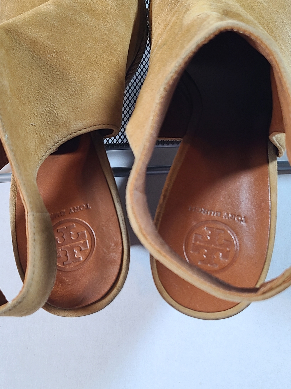 Tory Burch Camel Suede Peep-Toe Wedge with Ankle Strap Beautiful Womens 8 1/2 - Picture 5 of 11